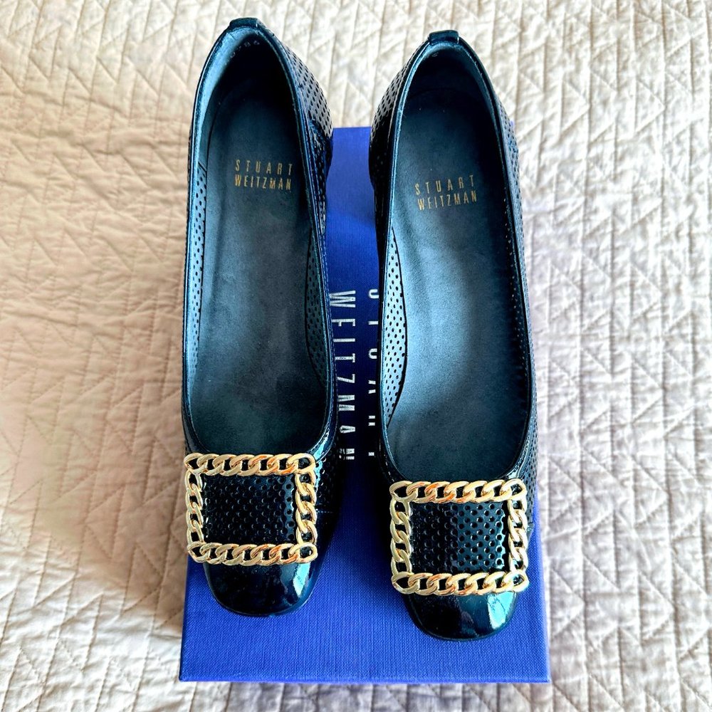 STUART WEITZMAN Navy Patent Leather Gold Chain Pumps Sz 7 EUC